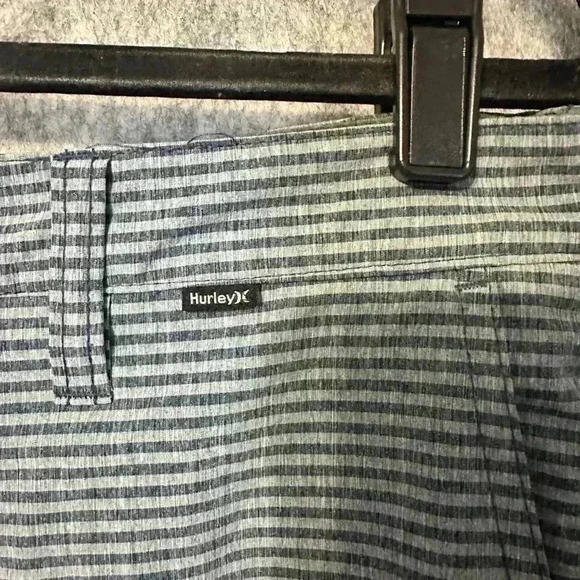 Hurley Phantom Striped Shorts - Size 33 - Picture 2 of 5